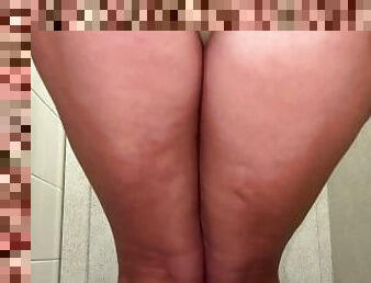 cul, pisser, public, chatte-pussy, amateur, milf, maman, blonde, toilette, mère