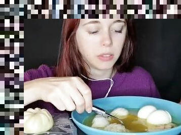 asmr mukbang feederism soupe chinoise