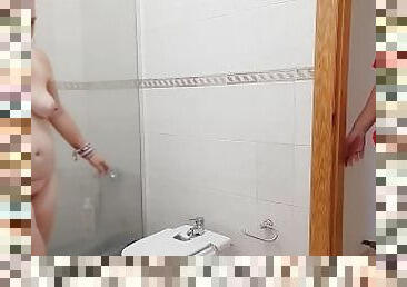 bañando, tetas-grandes, gorda, masturbación, amateur, maduro, madurita-caliente, mamá, cámara, regordeta