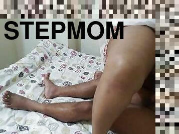 In the middle of the night, beautiful stepmom comes to stepson's bed and has sex