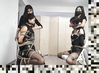 asiatiche, collant-di-nylon, mammine-mature, gangbang, sadismo-e-masochismo, sesso-di-gruppo, calze, feticci, cinesi, corde-cinghia-sadomaso