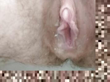 clitoris-bagian-atas-vagina-paling-sensitif, kencing, vagina-pussy, amatir, toilet, fetish-benda-yang-dapat-meningkatkan-gairah-sex, seorang-diri