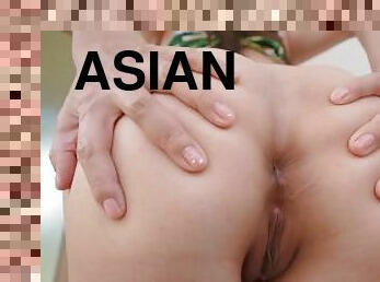 asiatic, masturbare-masturbation, pisandu-se, tasnit, amatori, jucarie, simpatica, dildo, solo