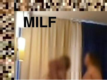 jenis-pornografi-milf, wanita-gemuk-yang-cantik, budak, bertiga, berciuman, menunggangi, wanita-simpanan, posisi-wajah-menghadap-kemaluan, dominasi, dominasi-perempuan-dalam-sex