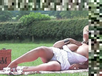 Gros nichons, En plein air, Mature, Britannique, Gode, Gros seins