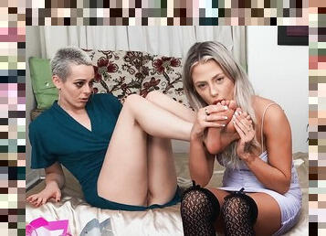 אורגזמה, כוס (Pussy), חתיכות, לסבית (Lesbian), אמא שאני רוצה לזיין, בלונדיני, מצלמת אינטרנט, מושלם, מציאות, רגליים